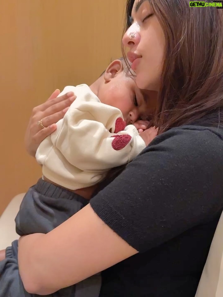 Anu Emmanuel - 224.1K Likes - A lil visitor came over yesterday ♥️ Baby smell > everything