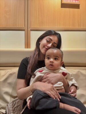 Anu Emmanuel Instagram - A lil visitor came over yesterday ♥️ Baby smell > everything