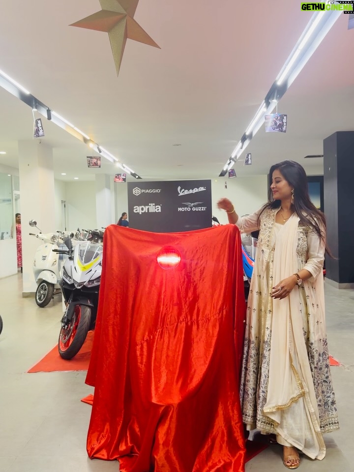 Anusha Rai - 79.2K Likes - Happy women’s day to all the beautiful’s🌻

Here is my new Vespa 
I Saw her
I liked her 
I bought her home 
And now she’s mine 🥰♥️

#anusharai #mykindofhappiness #vespa #womensday #newtwowheeler
