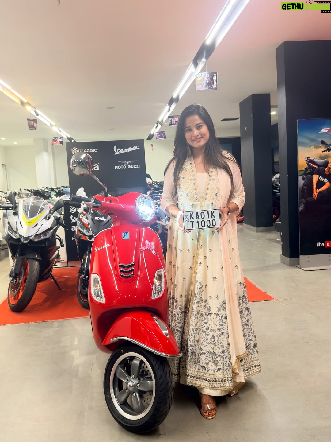 Anusha Rai - 79.2K Likes - Happy women’s day to all the beautiful’s🌻

Here is my new Vespa 
I Saw her
I liked her 
I bought her home 
And now she’s mine 🥰♥️

#anusharai #mykindofhappiness #vespa #womensday #newtwowheeler