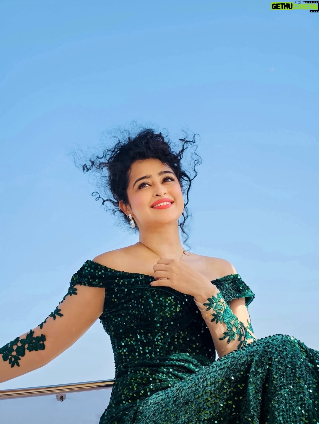 Apsara Rani - 41.6K Likes - ✨🌹
.
.
.

Credits @soul__of__sea @danie_the_prince
