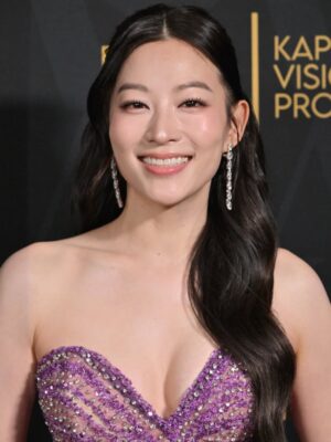 Arden Cho Instagram - What a night!! Thank you so much @hollywoodcreativealliance for The Best Voiceover Award for Rumi 💜 KPDH also won Best Animation and Best Song! 3 for 3! So much love all night and felt like a Queen in this special custom gown @waltercollection created for me (inspired by Rumi) SO many people mentioned the beading was like Rumi’s patterns… thank you Walter, you’re the best! So good to see Dylan and thank you @lisa_hiser for capturing that cute moment haha 🤣 no tea 🍵 just catching up!! Congrats to both of us! What a journey it’s been for us all. Swipe to the end for a bunch more snaps and of course a puppy. Don’t miss the puppy!!!