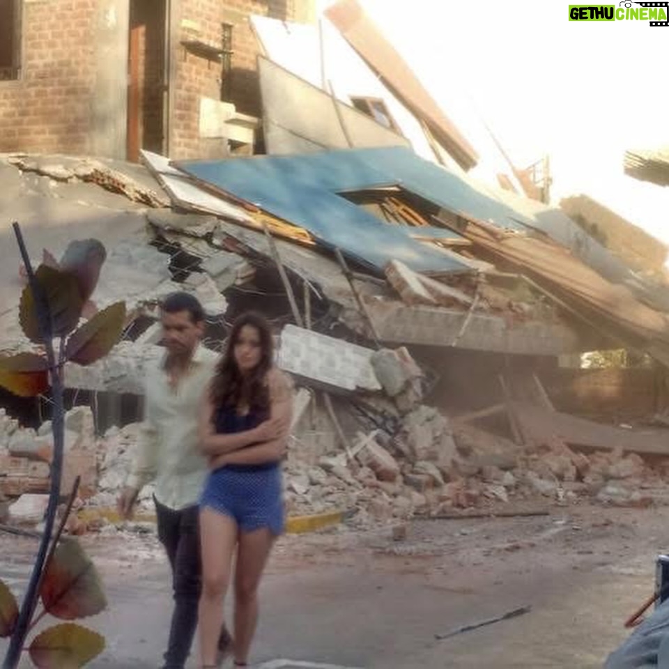 Areliz Benel - 12K Likes - Trend #2016 

2016 Ufff que año , me despedía de Shirley en al @afhstv fondo hay sitio al igual que de Lina en no aguanto a mis hermanas, fui imagen de @cyzone_oficial algo que desde niña siempre soñé y me compraba maquillaje desde los 10 con las propinas de mis padres , fue un sueño ir a chile a grabar al estudio de Andrés Wood aunque los nervios nunca me dejaron hablar con el , gran cineasta , conoci a Gerard Depardieu 😍 e hice teatro con el gran @woyzeck05 a quien admiro mucho y además es amigo y salió en la tele , salí en periódicos , viaje a muchos lugares incluyendo Bolivia hablé en conciertos y a miles de personas  y mil cosas más , agradecida por ese 2016 🙏🏻💖.