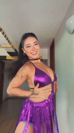 Ariel Saori Instagram - Bora mais um dia de carnaval 💜
Figurino LINDO by: @juhraizer
Dc: @liviamelilo
🎵 @kevinochris
#carnaval2026 #fantasía #dancinha #ᴇxᴘʟᴏʀᴀʀ