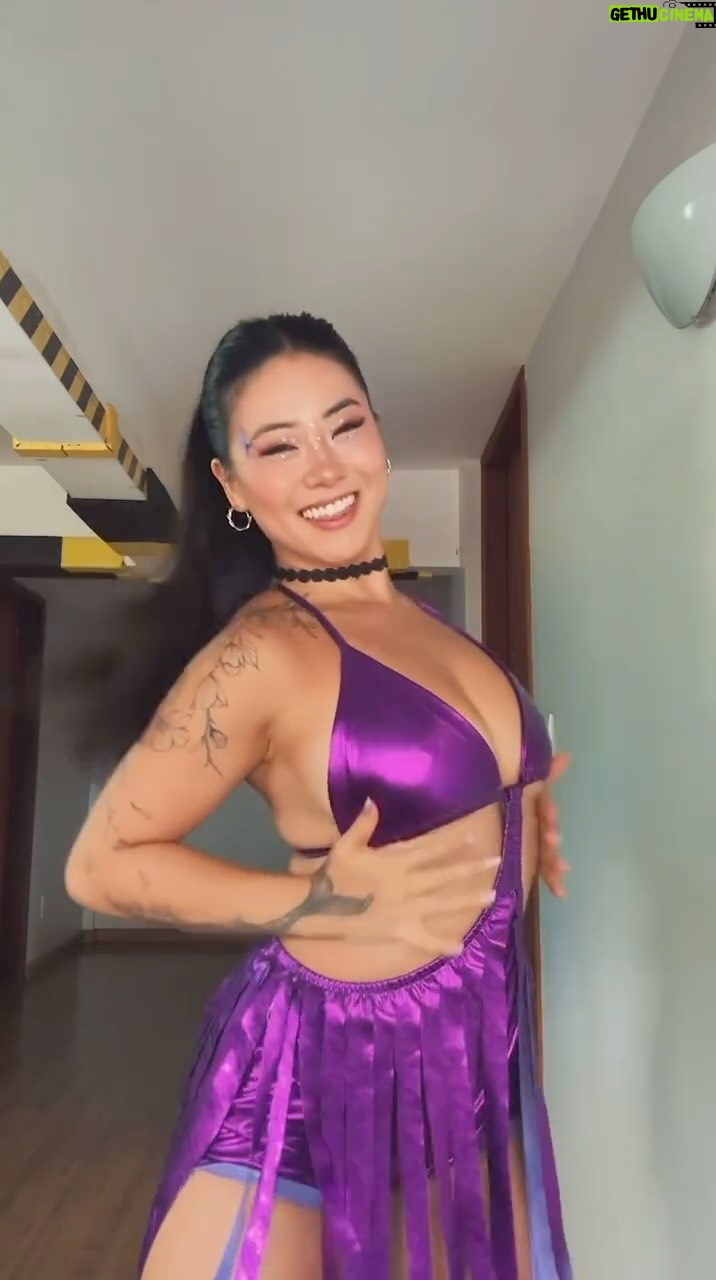 Ariel Saori - 4.2K Likes - Bora mais um dia de carnaval 💜 

Figurino LINDO by: @juhraizer 

Dc: @liviamelilo 
🎵 @kevinochris 

#carnaval2026 #fantasía #dancinha #ᴇxᴘʟᴏʀᴀʀ