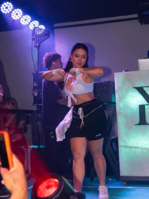 Ariel Saori Instagram - 😈💜
@baledomalvadinho @mcluuky
Compilado de fotos no palco pra dizer que vai começar a maratona de carnaval: FRANCA > MG > RJ
Onde vejo vocês??
Fotos: @pedro_vieiraaka
#tropadodesacato #dancarina #show #explorar