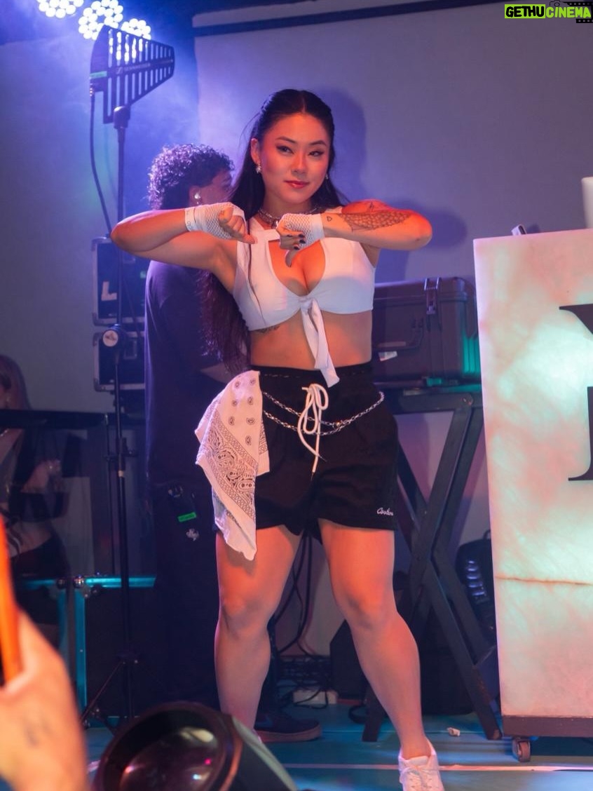 Ariel Saori - 4.2K Likes - 😈💜
@baledomalvadinho @mcluuky 

Compilado de fotos no palco pra dizer que vai começar a maratona de carnaval: FRANCA > MG > RJ 
Onde vejo vocês?? 

Fotos: @pedro_vieiraaka 

#tropadodesacato #dancarina #show #explorar