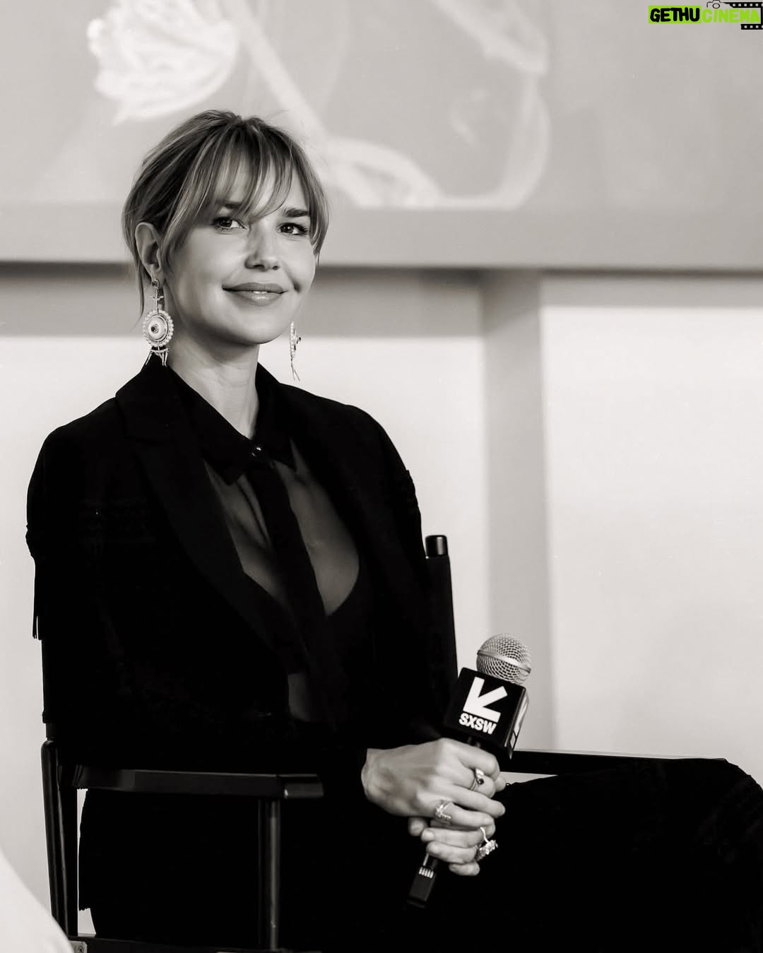 Arielle Kebbel - 3 Likes - YOU gave us @marshalscbs season2, thank you! Finding out on the plane from NY to Austin is a moment I’ll remember forever. Quick trip but got to see some old friends, made some new ones & shared a piece of our show with you. Thank you @sxsw @paramountplus @cbstv & lots of love @spencerhudnut @tatankameans @elemgy @gilbirmingham @mobringsplenty ⭐️ 

 @januaryimagespresspush @iamtoddphoto   @jordanhefler   @nicolewalmsley @sky.kxm

#s2 #marshals #sxsw