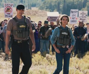 Arielle Kebbel Instagram - Tonight’s the night! Meet the  Marshals & my horse TW 8 pm on CBS// streaming next day Paramount   

There’s many stories, anecdotes and BTS experiences I look forward to sharing with you 
Right now I’m deeply grateful, emotional and nervous as hell 
Thank you for all the support already, I hope you love the show 💗 

@marshalscbs @cbstv @101studiosco @paramounttelevisionstudios  @spencerhudnut thank you! 

#marshals #tonight #8pm #letsgo