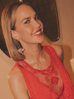 Arielle Kebbel Instagram - Tomorrow 💃 @marshalscbs 

A lil nervous, a lot excited, cue Trace  Adkins 

 And @icanonlyimaginemovie  is in theaters now 

#honkytonk #badonkadonk 
#marshals #icanonlyimagine
