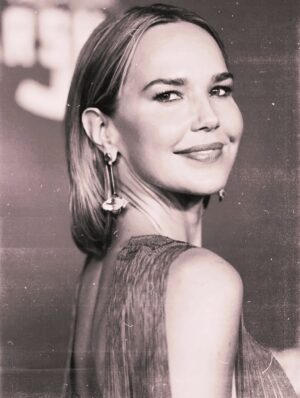 Arielle Kebbel Instagram - Marshals Premiere at the Autry Museum of the American West ✨ 

A premiere often means we are in a special, liminal moment. A moment where we can celebrate the hard work we’ve accomplished together as a team, while still being in our own bubble before turning this baby over to the world March 1st ( streaming March  2nd) 

That feeling deserves to be celebrated and celebrate we did! It was a beautiful evening start to finish~ even had some horses make a guest appearance

Thank you 101 Studios CBS Paramount Spencer Hudnut Josh Henson Paps Producers  Cast  Crew what a ride this has been ❤️ Logan you were with us in spirit!  Sun night is a comin…

Images: Jon Kopaloff/Getty Images for CBS 
Stylist: @jordan_grossman 
Makeup: @melissa.hernandez 
Hair: @marissa.marino 

@marshalscbs @cbstv @paramounttelevisionstudios @101studiosco 

#march1st #letsgo #marshals