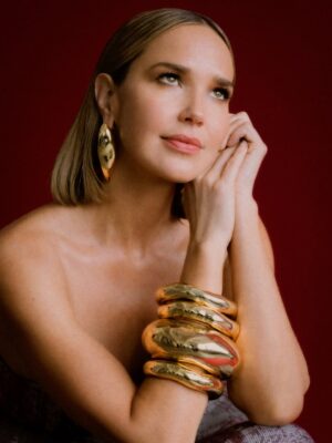 Arielle Kebbel Instagram - Grateful to play dress up and dance around a studio in NYC w/ you @numero_netherlands ❤️ 

Thank you pr: @vision.pr 
photography: @madisonaycoth
styling: @rowainee
makeup: @gitabass @thewallgroup
hair:  @timothyalyward @thewallgroup
production: @madisonaycoth
styling assistants:  @be4everything @poison_pixi3
editor:  @timiletonja
editorial director and interview:  @janaletonja

@marshalscbs 
@cbstv @paramountplus 

#marshals #nyc #numeronetherlands