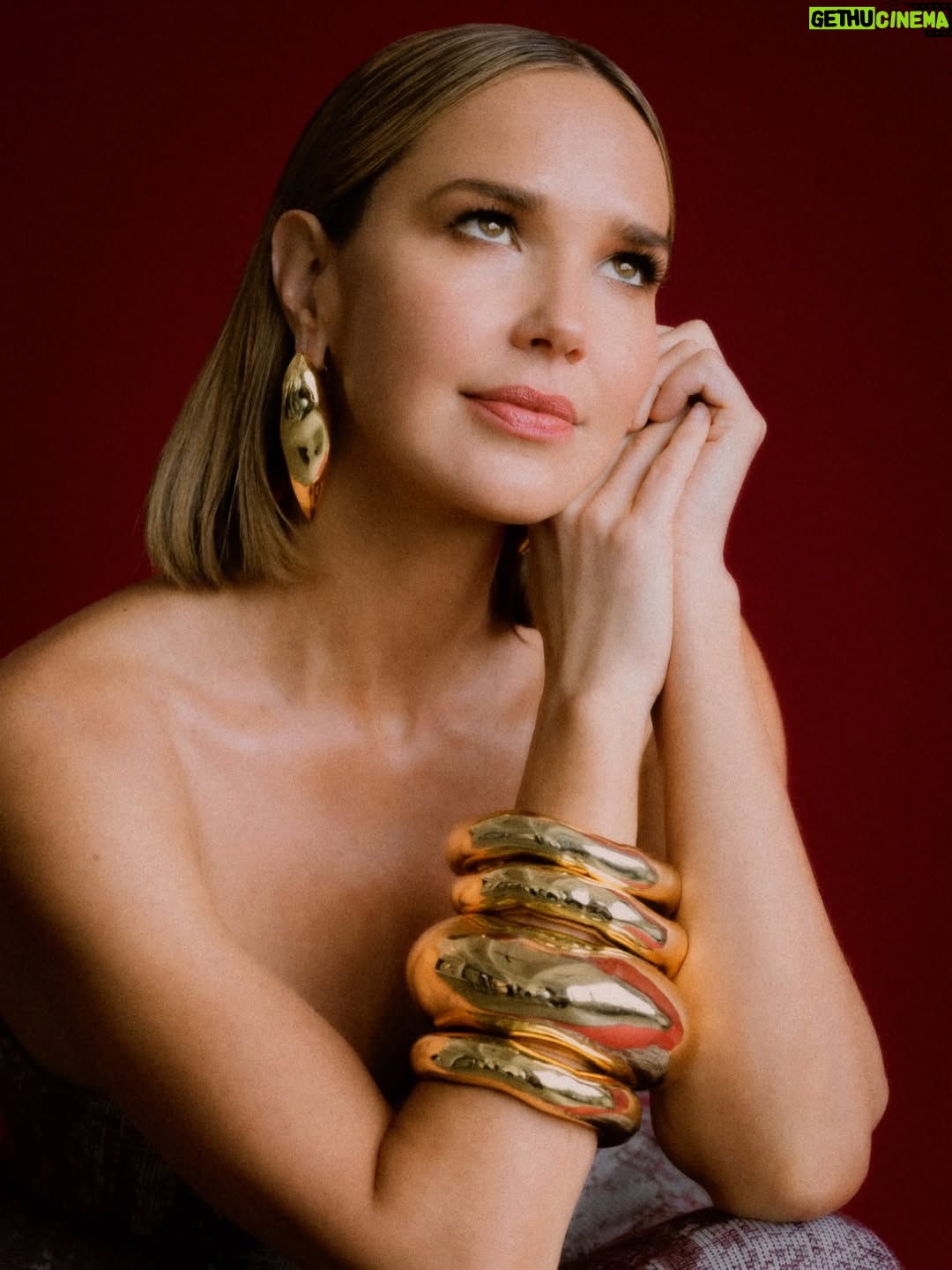 Arielle Kebbel - 3 Likes - Grateful to play dress up and dance around a studio in NYC w/ you @numero_netherlands ❤️ 

Thank you pr: @vision.pr 
photography: @madisonaycoth
styling: @rowainee
makeup: @gitabass @thewallgroup
hair:  @timothyalyward @thewallgroup
production: @madisonaycoth
styling assistants:  @be4everything @poison_pixi3
editor:  @timiletonja
editorial director and interview:  @janaletonja

@marshalscbs 
@cbstv @paramountplus 

#marshals #nyc #numeronetherlands