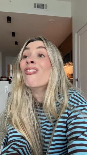 Arielle Vandenberg Instagram - family photos hate to see me coming