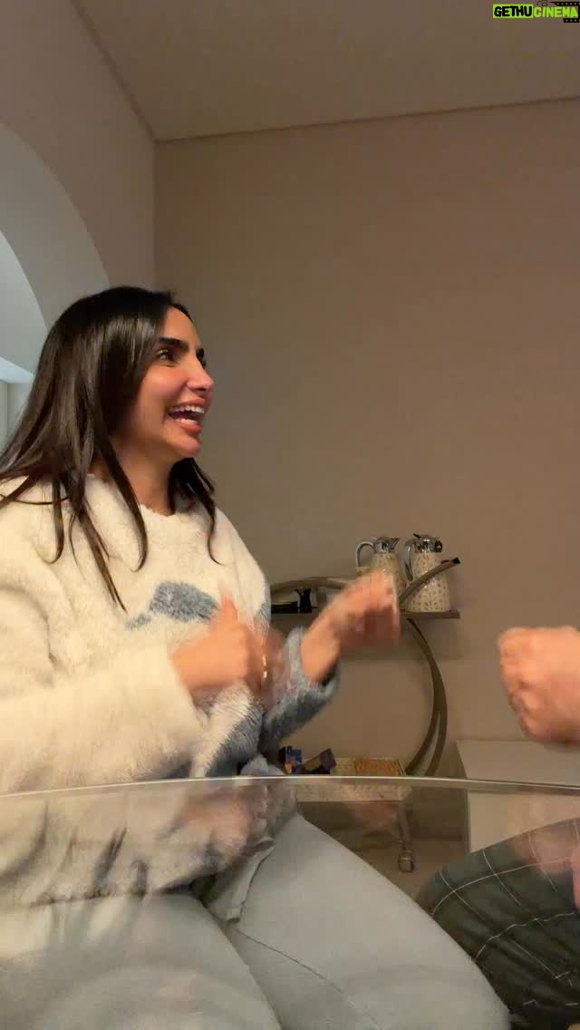 Asawer Ezzat - 146.9K Likes - لو تحبني مجان خليتني اخسر 🤣