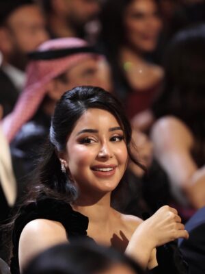 Aseel Omran Instagram - شكراً @fawazalsnaid 🙏🏻📸🤍✨
@joyawards 
#joyawards 
#riyadhseason