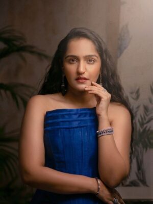 Asees Kaur Instagram - Tam jham time! ⚡️⚡️

Look 1:
Outfit @divaspopupofficial
Jewellery @upakarna
HMU @makeupbynayan 
Stylist @styledbysujata
Styling team @nirmalastyledit
AK team @kumramadhav 

Look 2:
Outfit @shopikaa.in 
Jewellery @trishya_jewellery
Hmu @makeupbynayan 
Stylist @aakankshakstyles 
📸 @peppered_yolk 

Look 3:
Outfit @anjanithakkar_
Earnings @aadamyastore 
Bracelets @aquamarine_jewellery
Stylist @styledbysujata
Styling team @nirmalastyledit @vrudhirita333