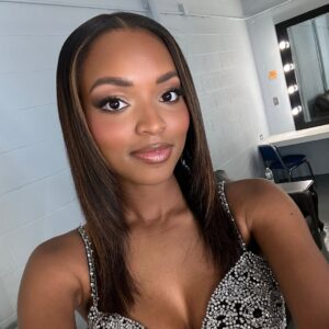 Asya Branch Instagram - 👑Miss Michigan USA 

Thank you to @procprod for inviting me to host @missmiusa - what a fun night! Congratulations to Michele and Eliy, I’m wishing you a fun and successful reign!
 
Shout out to @teamflawless.co - @makingfacesxkatie the makeup is giving everythingggg and @alteamflawless slayed my hair, I never knew I could pull off such sleek hair!! ✨

And also to @henriscloud9 - you guys are the best! Thank you for making me feel and look fabulous ✨☁️