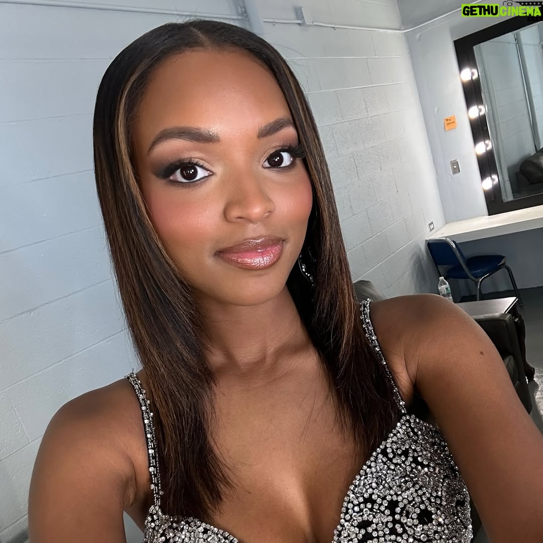 Asya Branch - 3 Likes - 👑Miss Michigan USA 

Thank you to @procprod for inviting me to host @missmiusa - what a fun night! Congratulations to Michele and Eliy, I’m wishing you a fun and successful reign!
 
Shout out to @teamflawless.co - @makingfacesxkatie the makeup is giving everythingggg and @alteamflawless slayed my hair, I never knew I could pull off such sleek hair!! ✨

And also to @henriscloud9 - you guys are the best! Thank you for making me feel and look fabulous ✨☁️