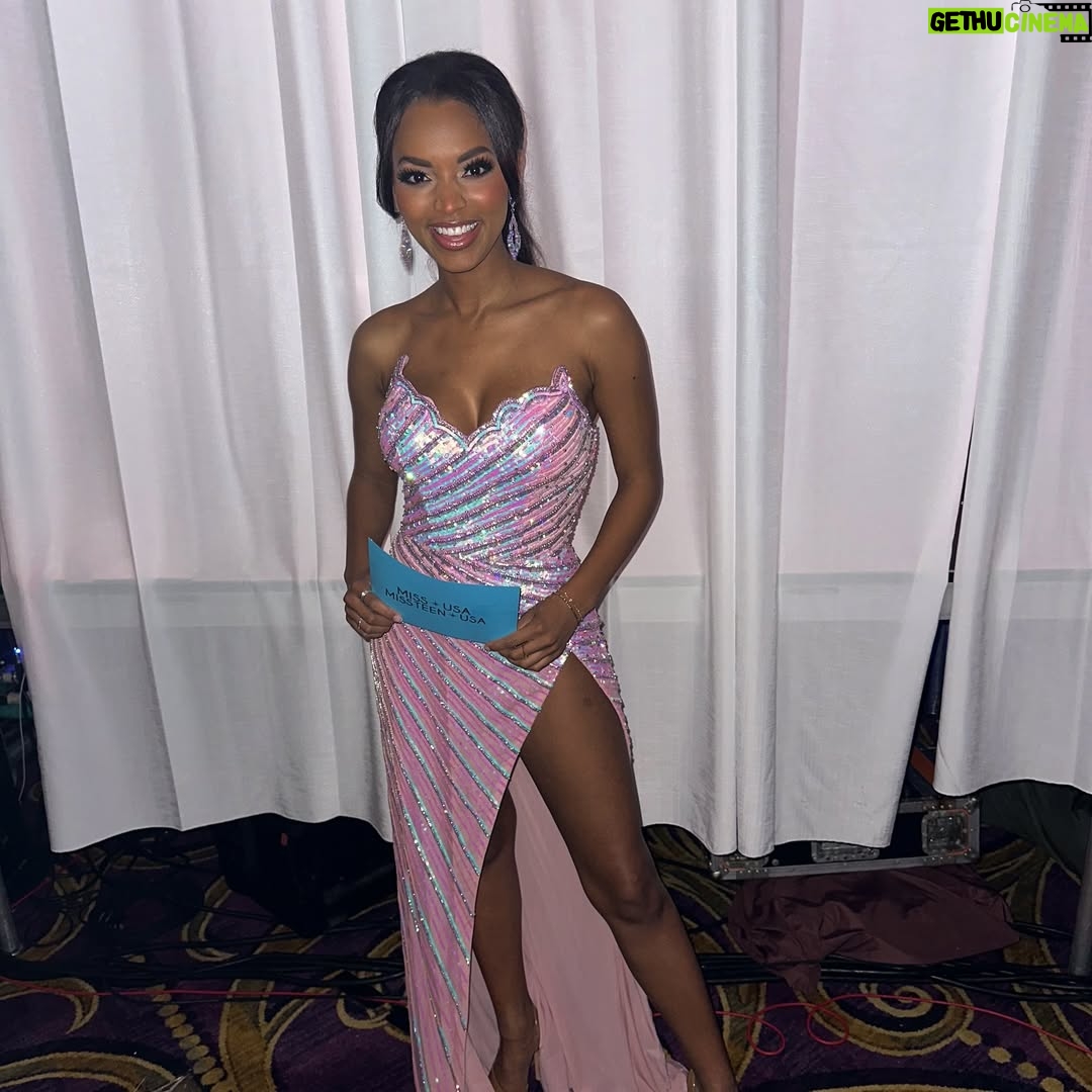 Asya Branch - 3 Likes - Such a great weekend in at the @prrofficial welcoming 2 new Mississippi queens into the sisterhood! ❤️

Huge shoutout  to @shopfaulkenberys for the fabulous wardrobe and @davisdesignsmua for the glam!! ✨✨✨