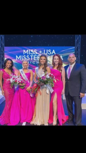 Asya Branch Instagram - What a fun weekend judging Miss Michigan USA ✨ thank you @mprocprod @procprod for having me!

Shout out to @henriscloud9 for dressing me! 💫