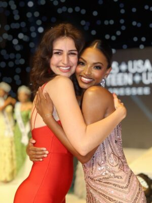 Asya Branch Instagram - Such a great time in Tennessee this weekend with my Greenwood Productions fam! 💫

Thank you to @mathismakeup for the gorgeous glam, @joannsoftennessee for the fabulous wardrobe, and @usakimig for having me as a host!