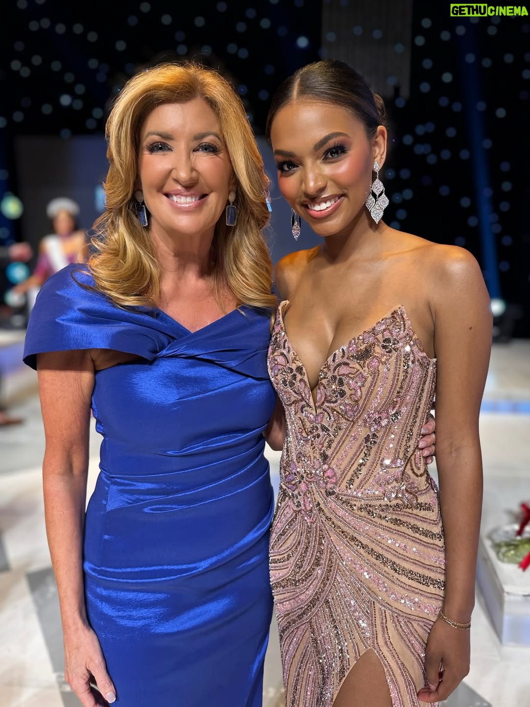 Asya Branch - 3 Likes - Such a great time in Tennessee this weekend with my Greenwood Productions fam! 💫

Thank you to @mathismakeup for the gorgeous glam, @joannsoftennessee for the fabulous wardrobe, and @usakimig for having me as a host!