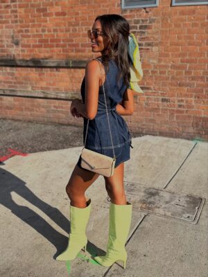 Asya Branch Instagram - Golden hour got nothing on these boots ☀️