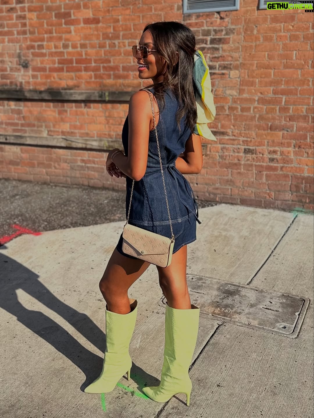 Asya Branch - 3 Likes - Golden hour got nothing on these boots ☀️