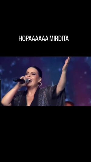 Aurela Gaçe Instagram - Kêngêt Mirditore m'a çojnê shpirtin n'fluturim ❤️
Ishte njê kolazh I pêrzgjedhur pêr programin e Vitit të Ri në RTK -2024
LIVE #liveband
Kolazhi I plotë gjndet në youtube "Aurela Gaçe Kolazh , Shqipêri e mesme &Veri "