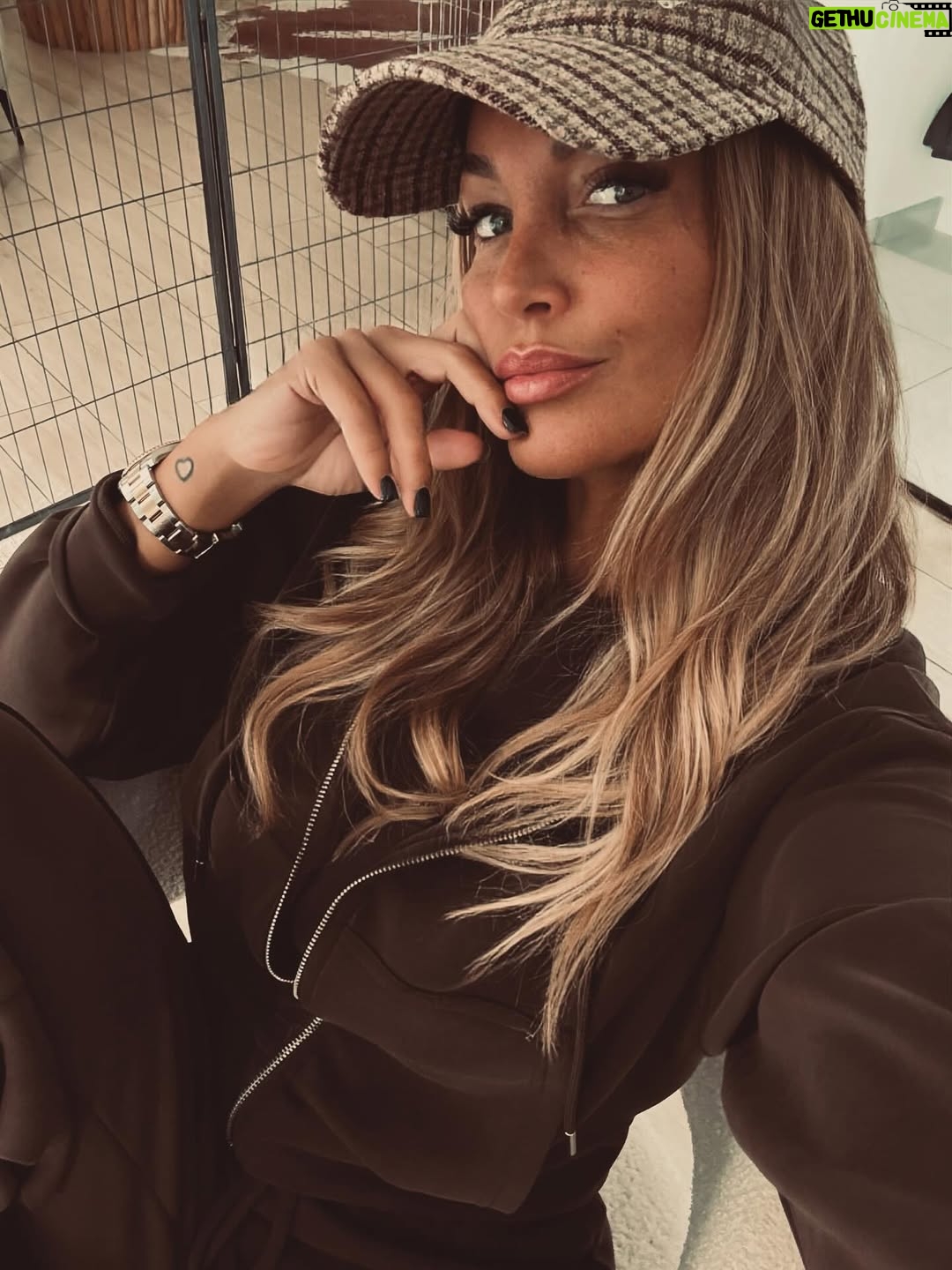 Aurélie Dotremont - 3 Likes - 🐻 🤎