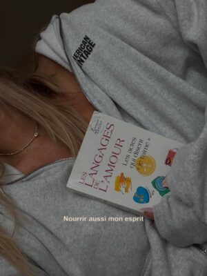 Aurélie Van Daelen Instagram - La force/se sentir forte ne veut pas dire la même chose pour tous.
Pour moi, elle passe par l’équilibre, la discipline, le dépassement de soi : bouger mon corps, nourrir mon esprit, ralentir quand il le faut.

Et surtout me sentir en sécurité et rappeler que nous avons toutes notre place à la salle.
@basicfit_be