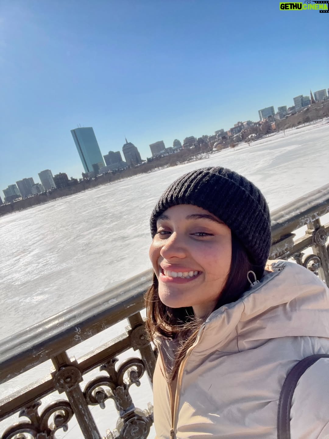 Aurora Ribero - 13.7K Likes - Buncha selfiess