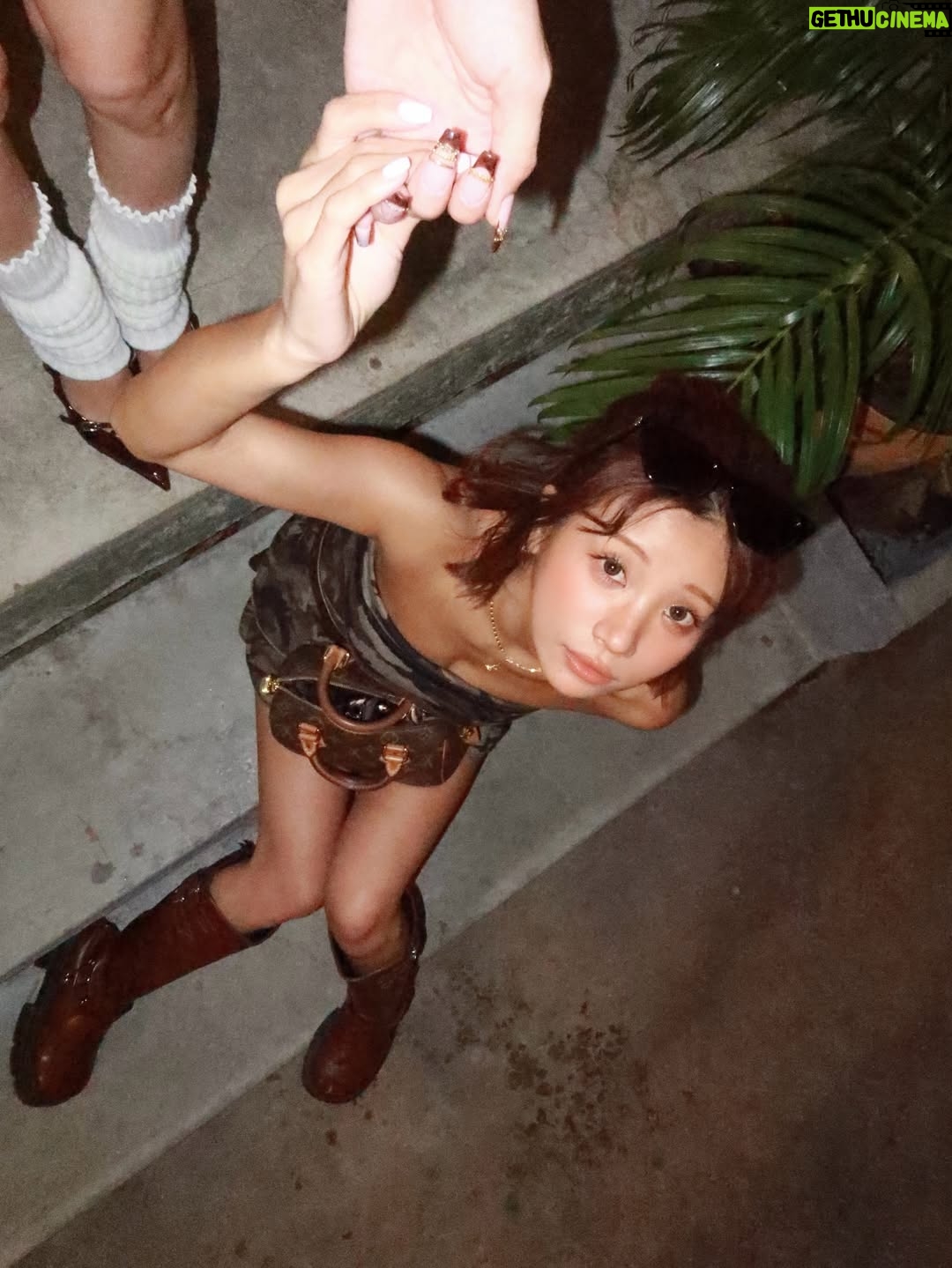 Aya Hazuki - 3 Likes - .
.

タイ住んでるラブリーフレンドと
電話してたら会いたくなって
3日前に航空券取って会いに✈️🎧🤍🇹🇭

.
.