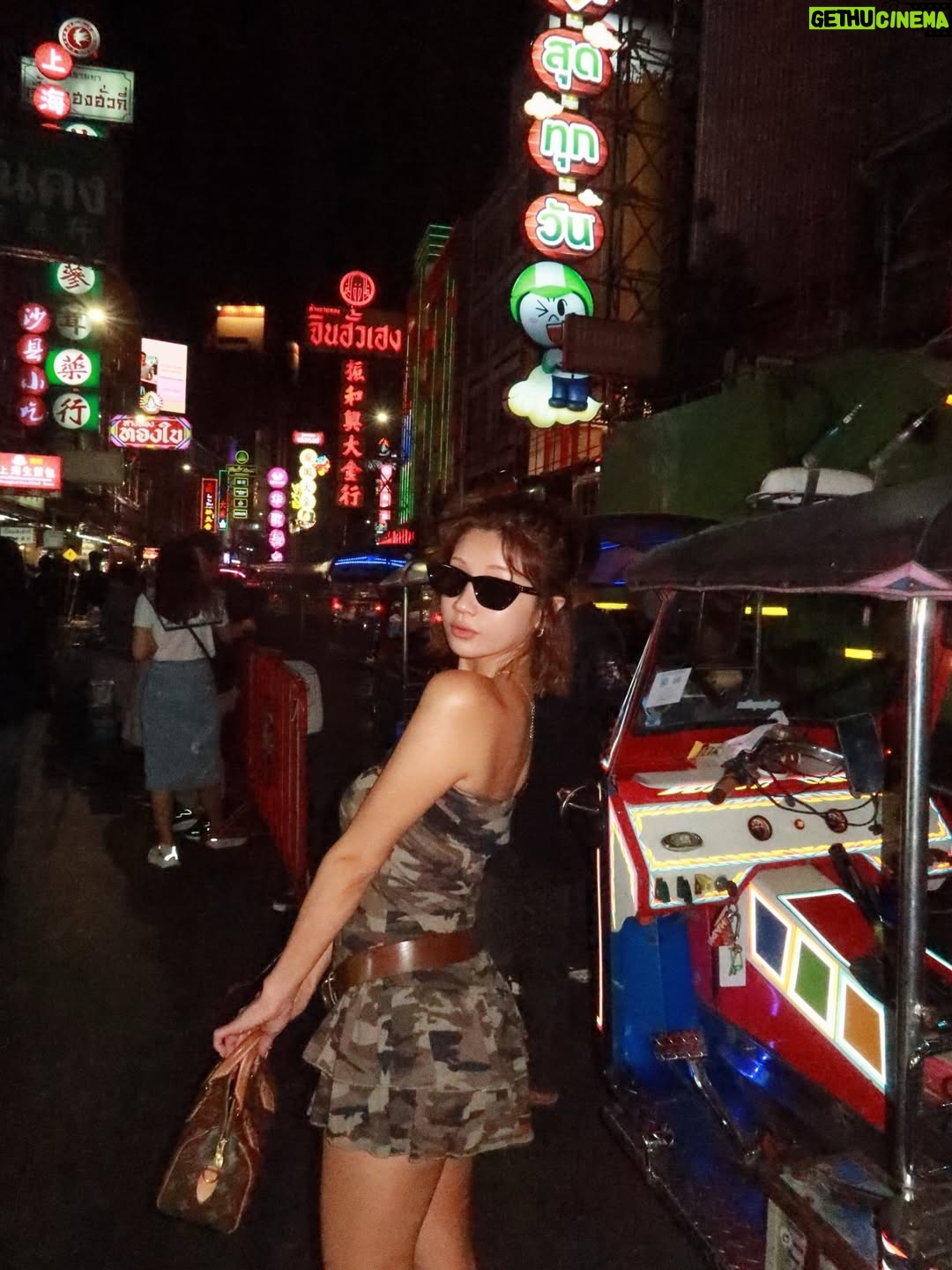 Aya Hazuki - 3 Likes - .
.

タイ住んでるラブリーフレンドと
電話してたら会いたくなって
3日前に航空券取って会いに✈️🎧🤍🇹🇭

.
.