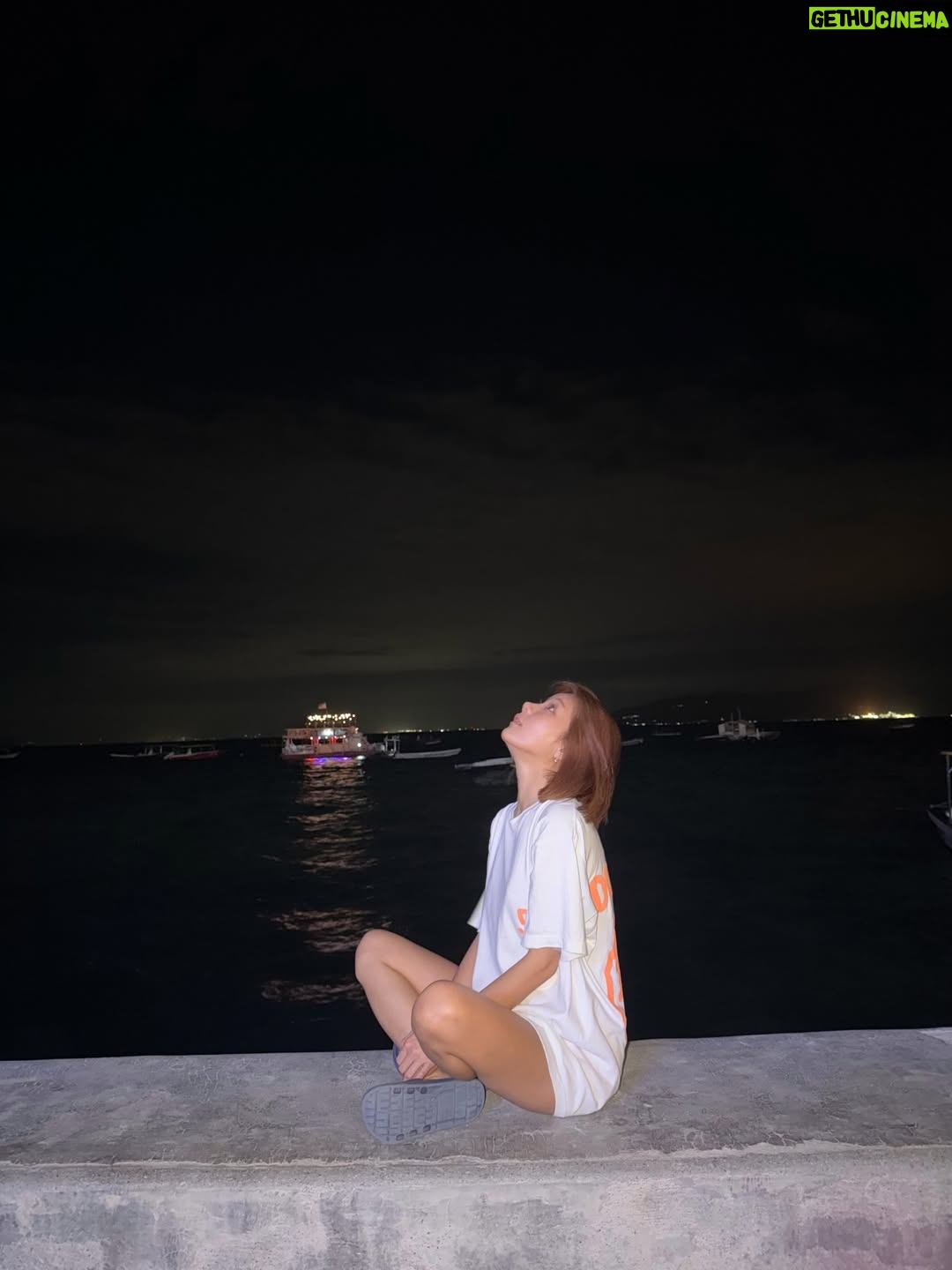 Aya Hazuki - 3 Likes - Gabi sa puerto galera
gusto ko dito 🌙

#philippines 
#puertogalera