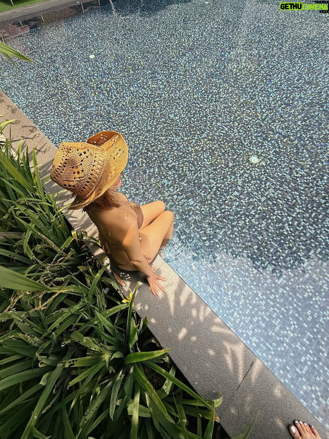 Aya Hazuki - 3 Likes - .
.

2025☀️🌴🥥

「First Love」
発売イベントありがとうございました🤎

DMMとソフマップではチェキ付きがあって
配信Ver.はお得になってるから
まだの方はGETしてみてね🫶🏽

数えてみたら32枚目のDVDで(たぶん)
自分でももうよく分からなくなってきた。笑

それだけ出し続けられるのは
みんながいてくれるからだよ〜🥹ズッッ友❣️

.
.
#gravura #グラビア 
#japanesegirl