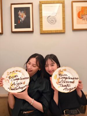 Aya Omasa Instagram - 今日はのんちゃんのお誕生日🎂♡
一緒にお祝いしてもらい、とても幸せな時間でした🍽️✨
今年は大好きな特別なお店で。
そして初めて、のんちゃんのYouTubeにもお邪魔させていただきました。
ゆるすぎて大丈夫かな…と少し心配ですが🥺
本日2/8(日)21:00〜プレミア公開されます。お時間があればぜひご覧ください!