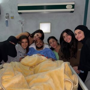 Aya Samaha Instagram - حبة up و حبة down 💖✌️

حمد الله على السلامة و اسفين على الرخامة 🫂 @mo.cbay