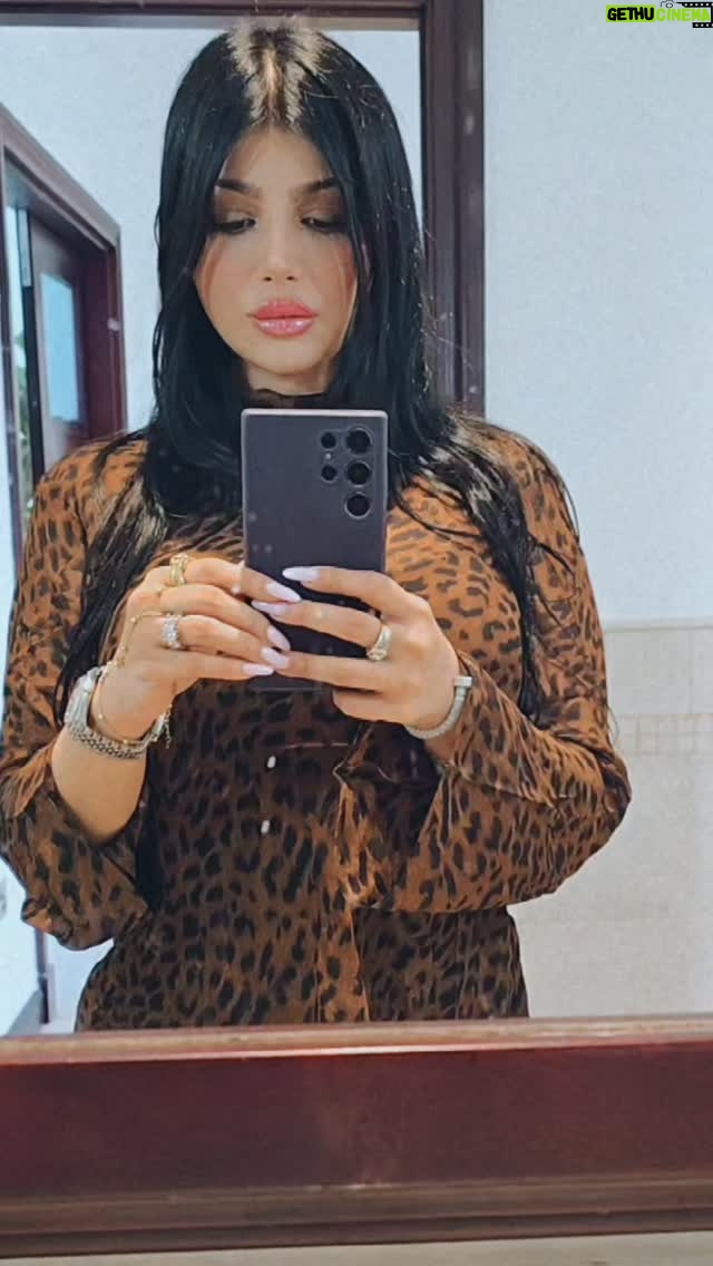 Ayesha Takia - 52.9K Likes - #ayeshatakia 🖤✌️💋✨️🐅🐆