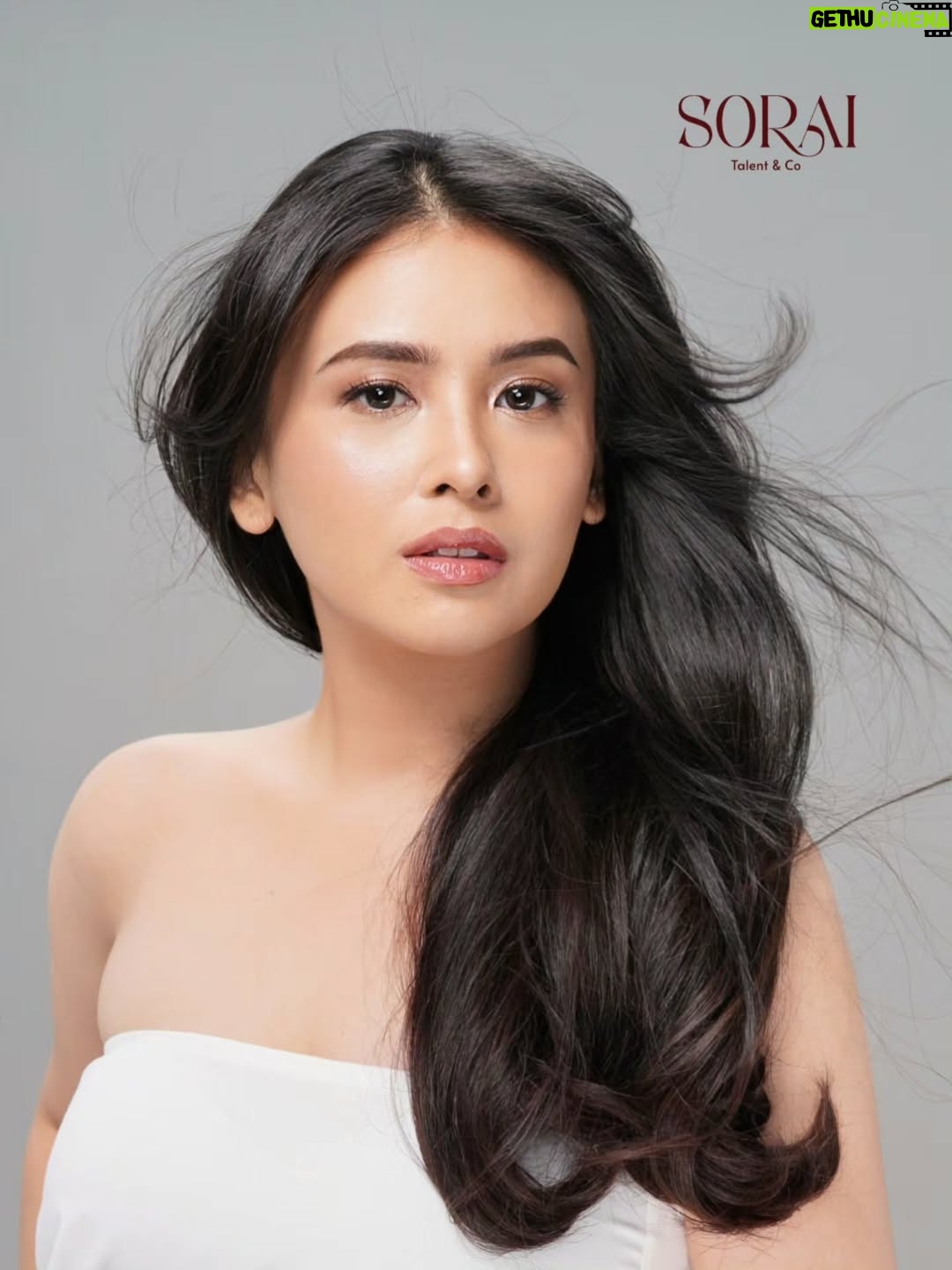 Ayushita - 1.3K Likes - 2026 adalah ruang baru untuk bertumbuh.

Cerita terus berjalan, langkah terus bertambah.

Setiap fase membawa makna yang lebih dalam.

Bukan tentang memulai dari awal, tapi tentang melanjutkan dengan keyakinan.

Bersama SORAI.

MUA | @denariandary
Hair Do | @tisna_hairdo 
Stylist | @rikkisi 
Photographer | @ronibachroni_real