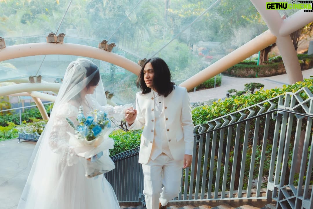 Ayushita - 33.9K Likes - Dari hati yang terdalam GeSit & Ayushita mengucapkan terima kasih atas semua ucapan dan doa baiknya, semoga kalian semua diberikan kebahagiaan selalu!

GeSit’s white tux designed by @karin.kalinka
Ayushita’s wedding dress by @billy_tjong
Photo by @audreyhafiz