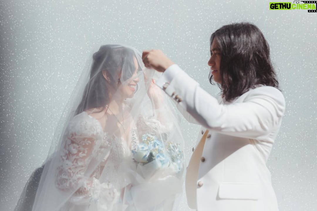 Ayushita - 33.9K Likes - Dari hati yang terdalam GeSit & Ayushita mengucapkan terima kasih atas semua ucapan dan doa baiknya, semoga kalian semua diberikan kebahagiaan selalu!

GeSit’s white tux designed by @karin.kalinka
Ayushita’s wedding dress by @billy_tjong
Photo by @audreyhafiz