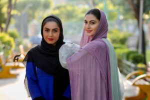 Azadeh Zarei Instagram - کودک شو
جزء برنامه هایی بود که واقعا بهم خوش گذشت و از ته دل خندیدم.مرسی از پژمان بازغی عزیز و رضا نصیری تهیه کننده ِی محترم کودک شو #آزاده_زارعی#مریم_مومن#پژمان_بازغی #بازیگر #برنامه #کودک_شو #تهیه_کننده #رضا_نصیری🌹