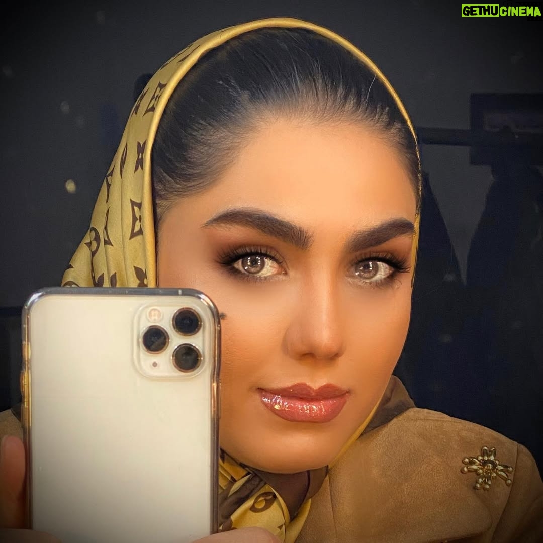 Azadeh Zarei - 20.6K Likes - همیشه اولین استثنا بزرگترین اشتباهه 
وقتی برای بار اول استثنا قائل شدی بار دوم و سوم برات آسون میشه
#آزاده_زارعی