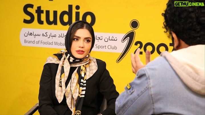 Azadeh Zarei - 27.7K Likes - سپاس از دعوت باشگاه فولاد مبارکه سپاهان 💛 

#سپاهان_آزاده_ زارعی#سپاهان_اصفهان #اصفهان #باشگاه_فولاد_مبارکه_سپاهان #ورزشگاه_نقش_جهان#فوتبال #قهرمان