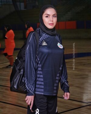 Azadeh Zarei Instagram - مسابقه ی تیم فوتسال هنرمندان با پیشکسوتان منتخب استان تهران⚽️
#تیم #فوتسال #بانوان