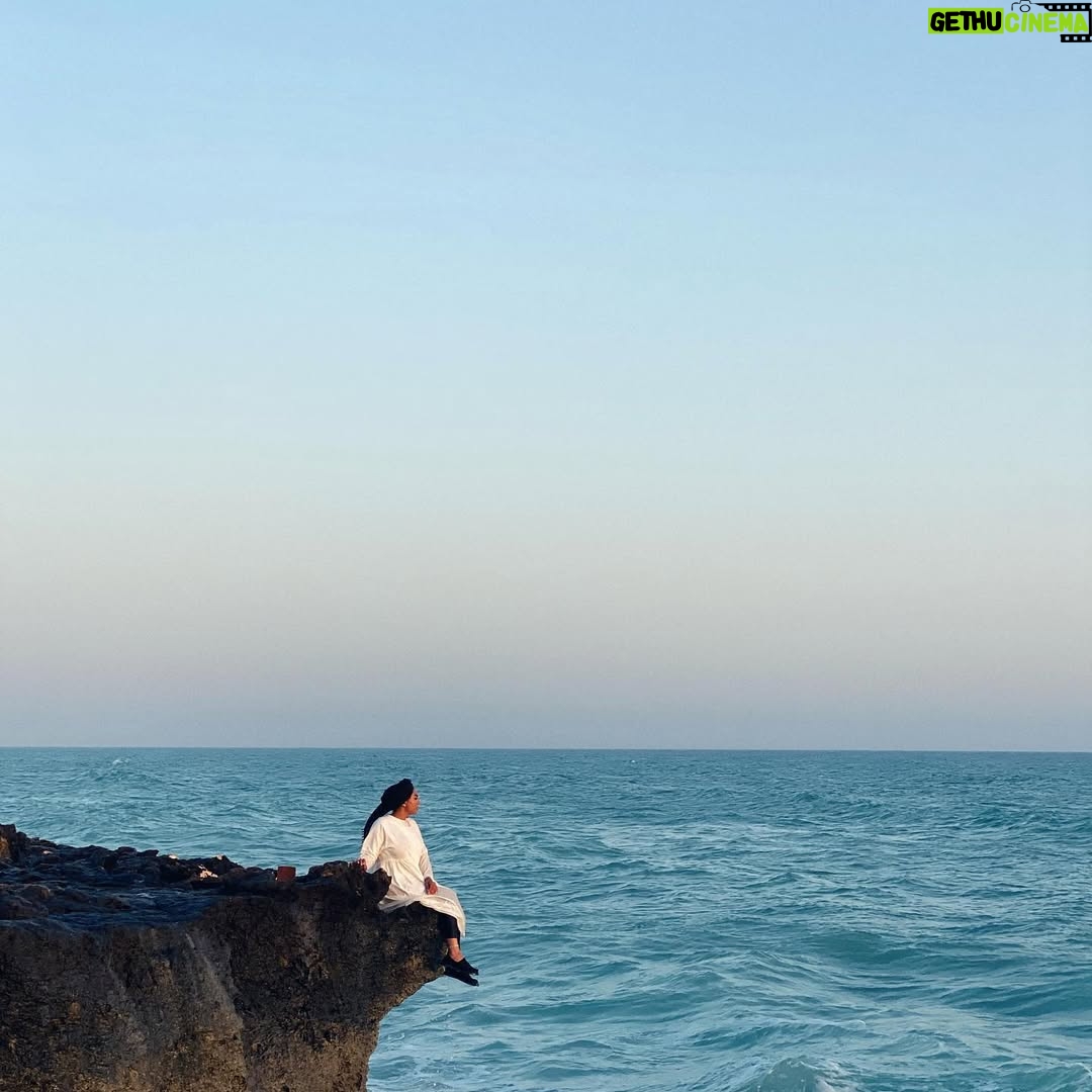 Azadeh Zarei - 27K Likes - شما از آکواریوم خودت ماهی میگیری؟؟!

عجب دریای سِحر آمیزیه....

#دریا #جزیره_کیش