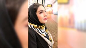 Azadeh Zarei Instagram - سپاس از دعوت باشگاه فولاد مبارکه سپاهان 💛
#سپاهان_آزاده_ زارعی#سپاهان_اصفهان #اصفهان #باشگاه_فولاد_مبارکه_سپاهان #ورزشگاه_نقش_جهان#فوتبال #قهرمان