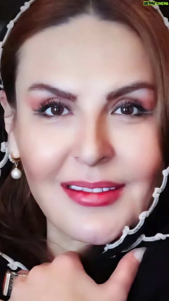 Azita Torkashvand - 13.6K Likes - هر چقدر بازیگر خوبی هم که باشی و سعی کنی غمت رو تو دلت برای خودت نگه داری و حفظ ظاهر کنی ولی انگار از لبخندت نگاهت و،،، فریاد میزنه‌.[شما هم وقتی بغض تون میگیره پلک میزنید؟]
#مادرانه❤️
اکران قیلم سینمایی یاره
کارگردان :حامد عزیزی

#سینمای_ایران 
#هنرهفتم🎭🎥 
#مادرم_دوستت_دارم 
#آزیتا_ترکاشوند